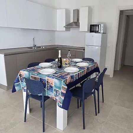 Modern Coastal For 6 Rosolina Mare