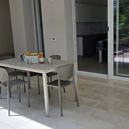 Modern Coastal For 6 Rosolina Mare